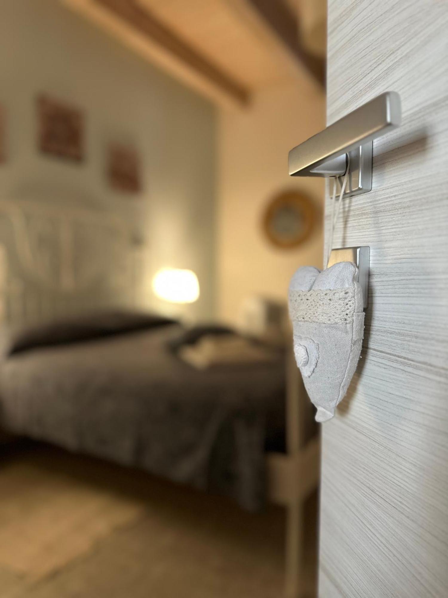 Affittacamere Il Cortile Chiaravalle Luaran gambar