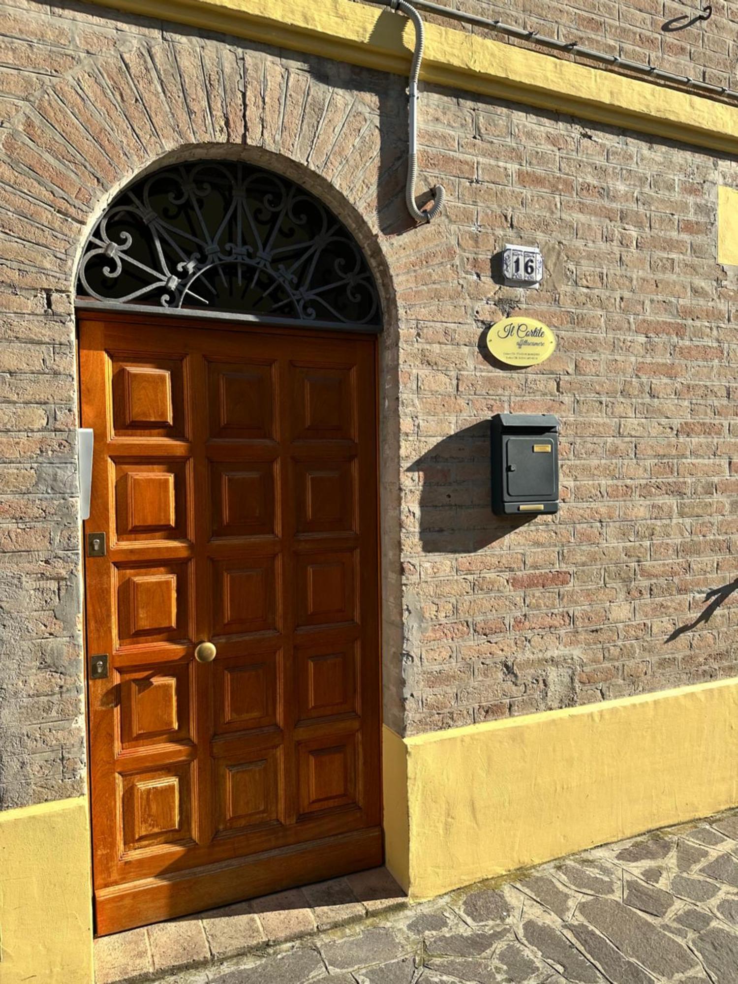 Affittacamere Il Cortile Chiaravalle Luaran gambar
